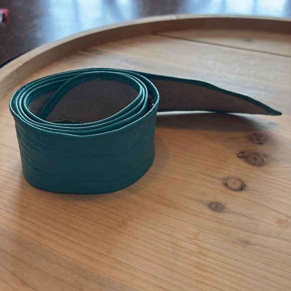 Vintage Turquoise soft leather pliable belt - Picture 4 of 5
